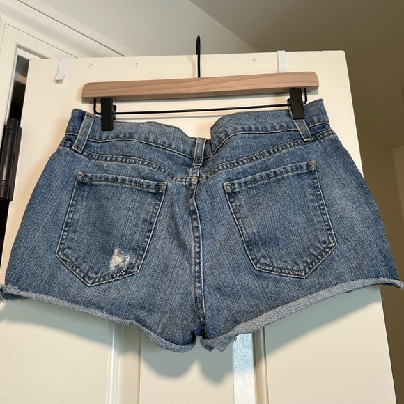 Gianni Bini Size 28 (US size 4-6) Patch Jean High-Waisted Shorts (Like New!) - Picture 3 of 4